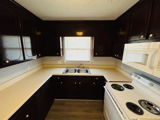 Building Photo - 4433 Torrance Dr NW