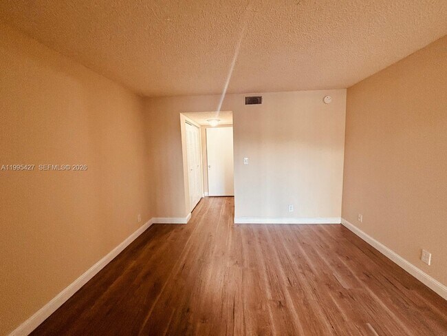 Building Photo - 7630 Westwood Dr