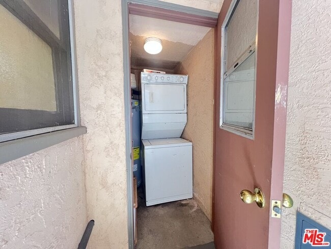 Building Photo - 2019 Cypress Ave.