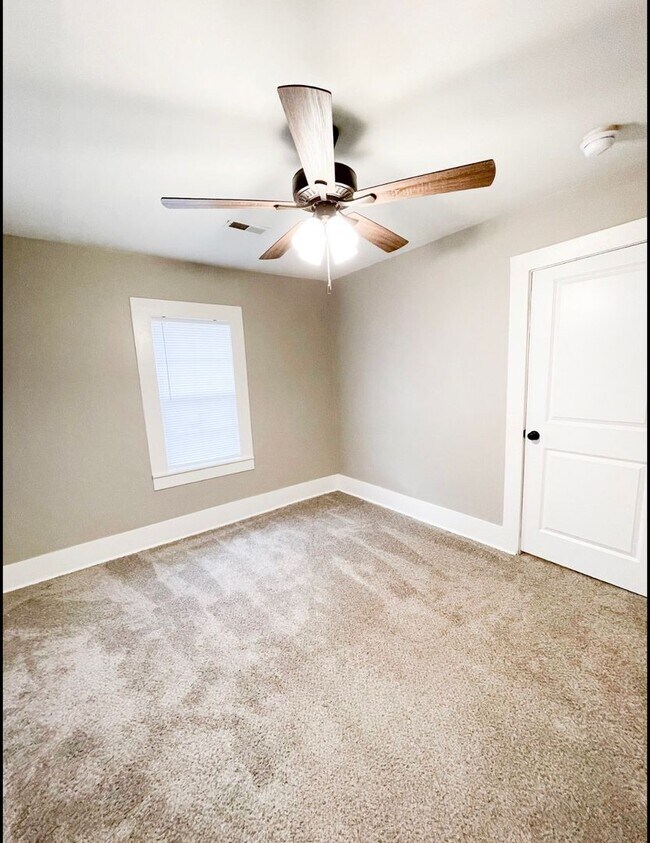 Building Photo - Updated 3 bedroom, 1 bathroom home close to Downtown Columbia