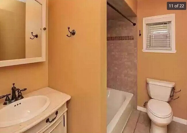 Building Photo - 4606 Cloverlawn Dr