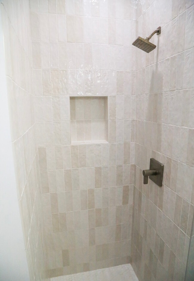 Building Photo - 601 S Sweetzer Ave