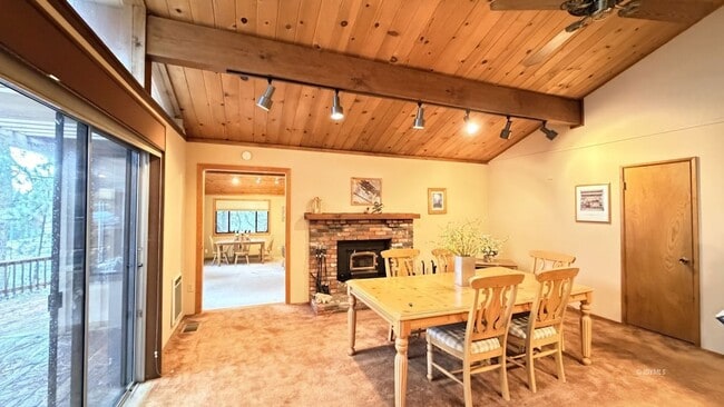 Building Photo - 26823 Crestview Dr