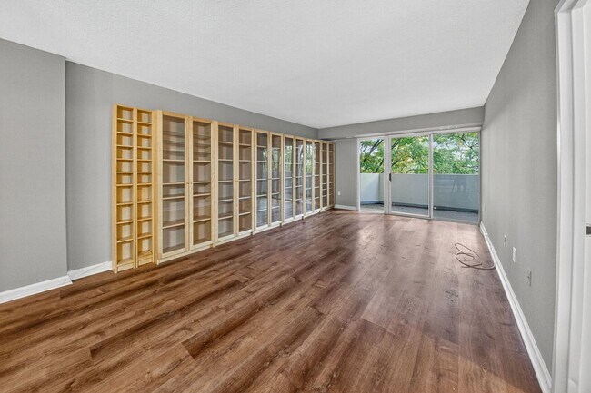 Building Photo - Available Now! 1 Bed / 1 Bath Condo in the...