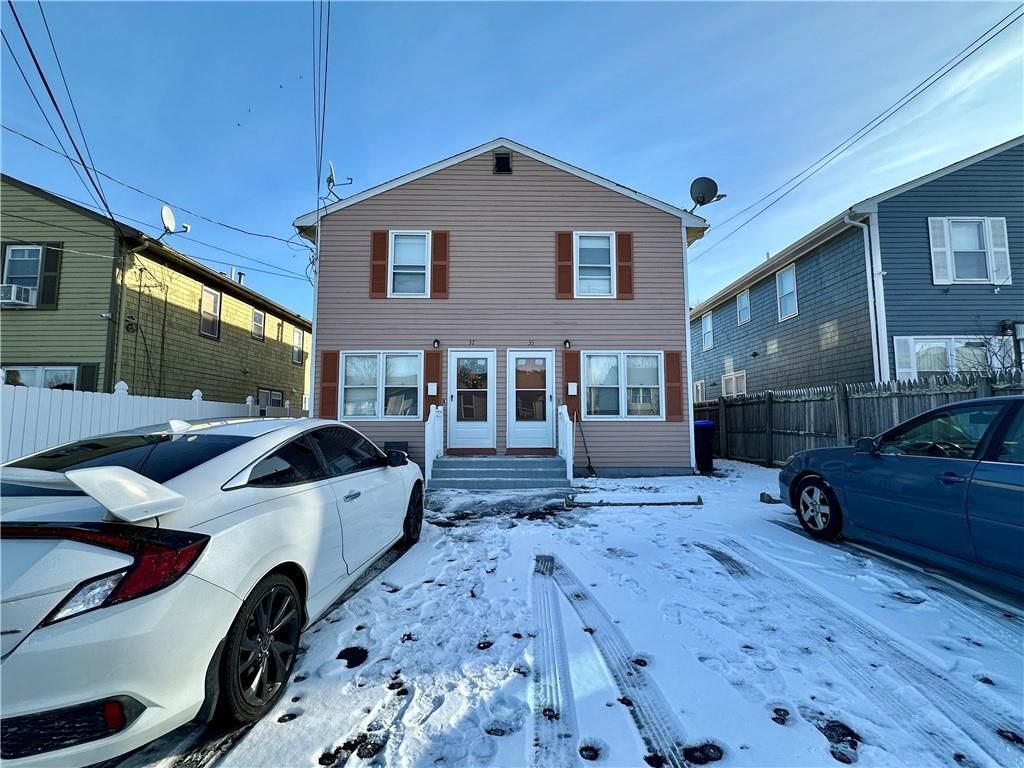 Building Photo - 35 Lancashire St