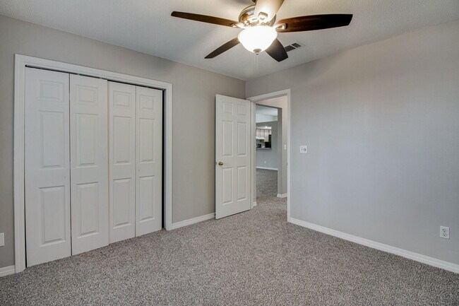 Building Photo - 404 Ridge Wood Cir