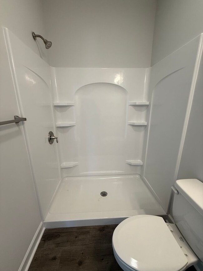 Building Photo - Three bedroom, 2 bath house in Graham