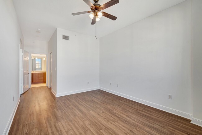 Building Photo - 610 Clematis St