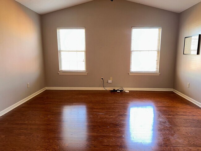 Building Photo - **COMING SOON!** Charming 3-Bedroom, 2-Bath Home in South Lexington! Attached Garage, W/D, Deck