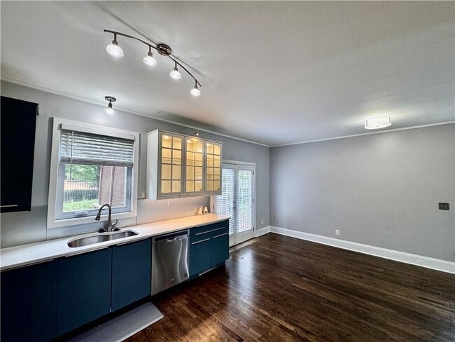 Building Photo - 2212 Ewell Park Dr NW