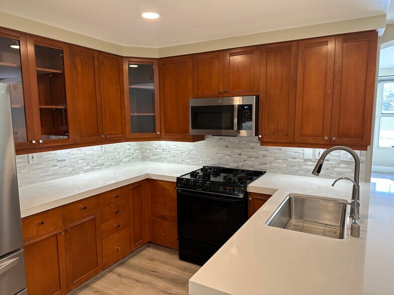 kitchen with all new appliances - 30 E Julian St