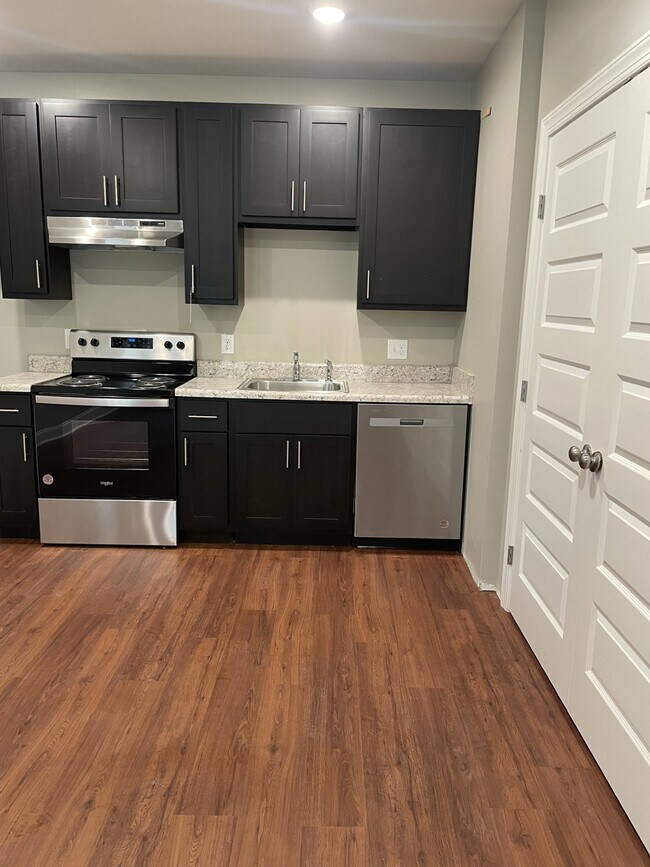 Building Photo - 3907 Wilsonia Ave