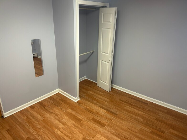 Building Photo - 1909 Chestnut St