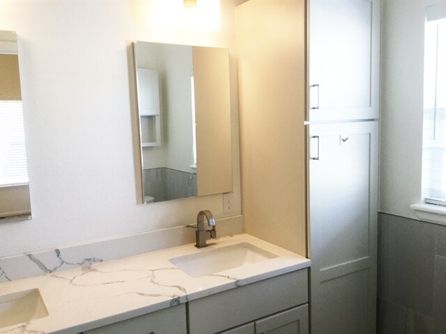 Building Photo - 180 Terra Vista St