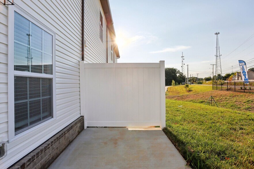 Building Photo - 2815 Trenton Rd