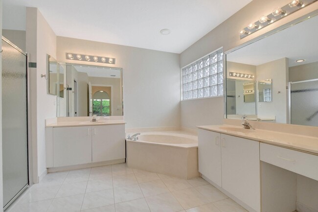 Building Photo - 6779 Indianwood Way