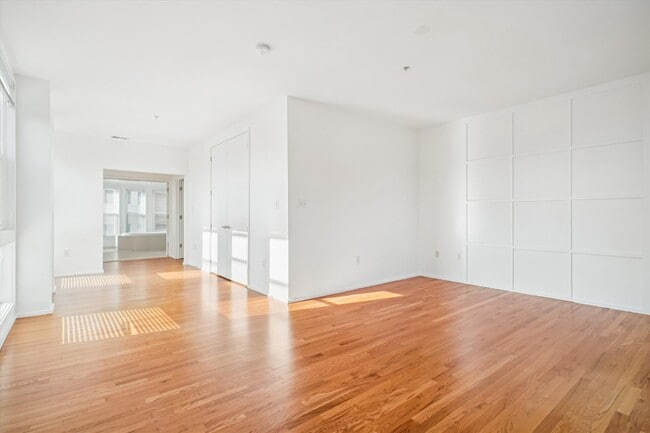 Building Photo - 1662 N Quinn St