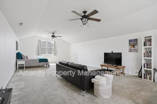 Building Photo - 2102 Promenade Ln
