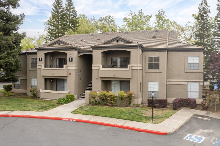 Cobble Oaks 12155 Tributary Point Dr Gold River CA 95670 Apartment