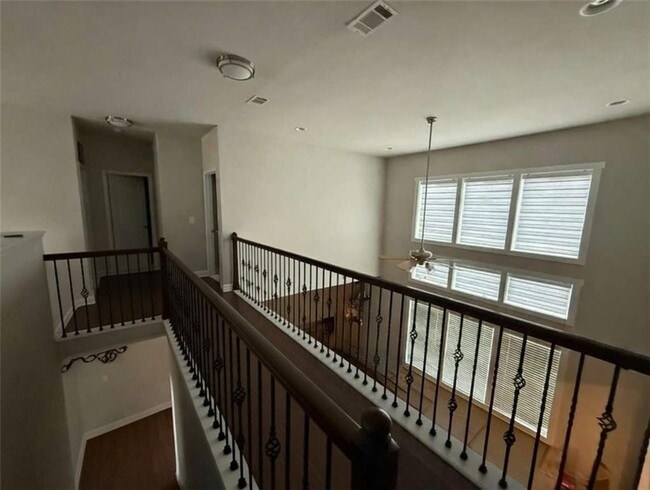 Building Photo - 1750 Dahlia Dr