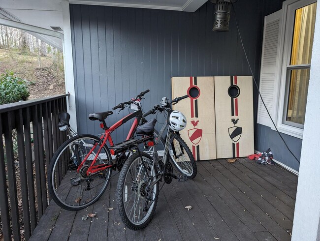 Building Photo - 1303 Colony Dr