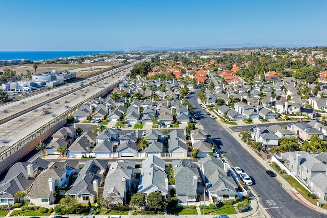 Building Photo - Furnished 2 bedroom in Carlsbad-Close to Beach
