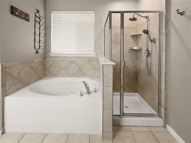 Building Photo - 707 Dickerson Ln