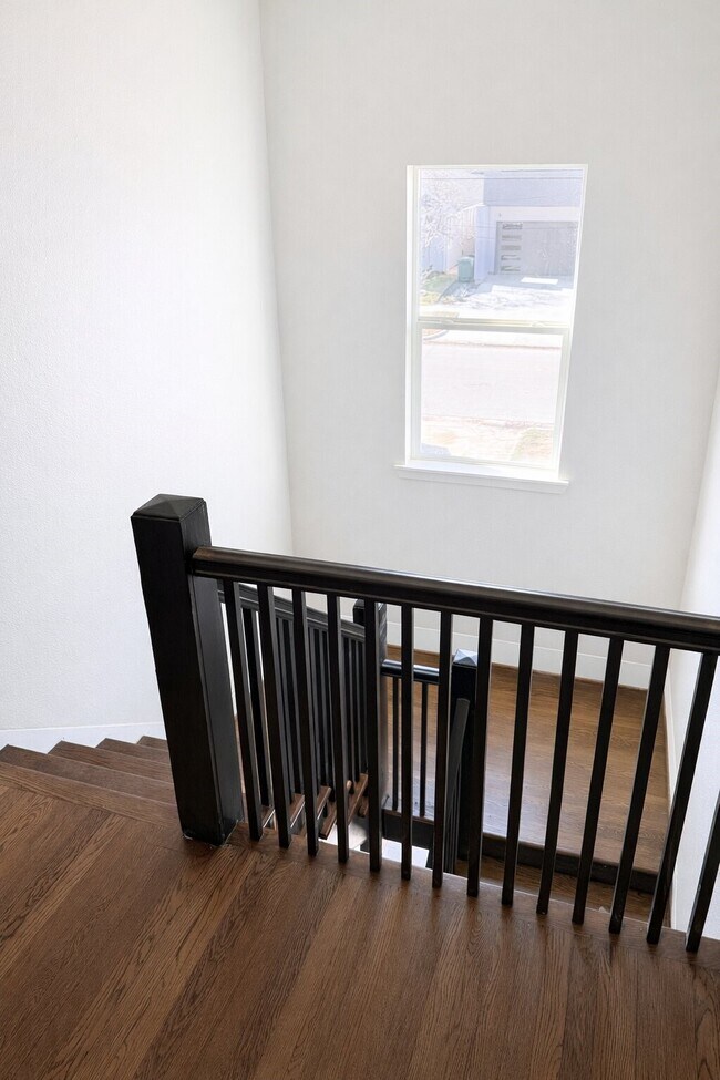 Building Photo - 2001 Brun St