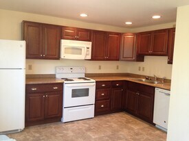 Building Photo - 503 Cortland Dr E