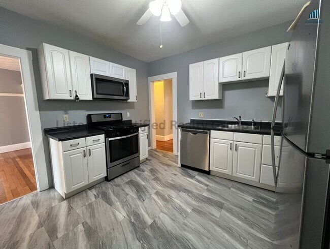 Building Photo - 142 Washington St