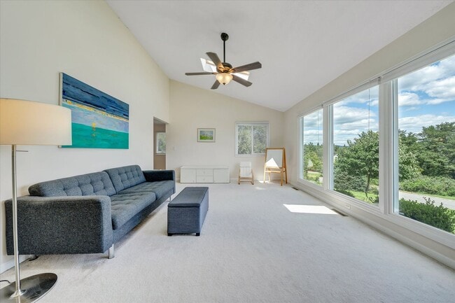 Building Photo - Comfort & Convenience in the Heart of Blacksburg