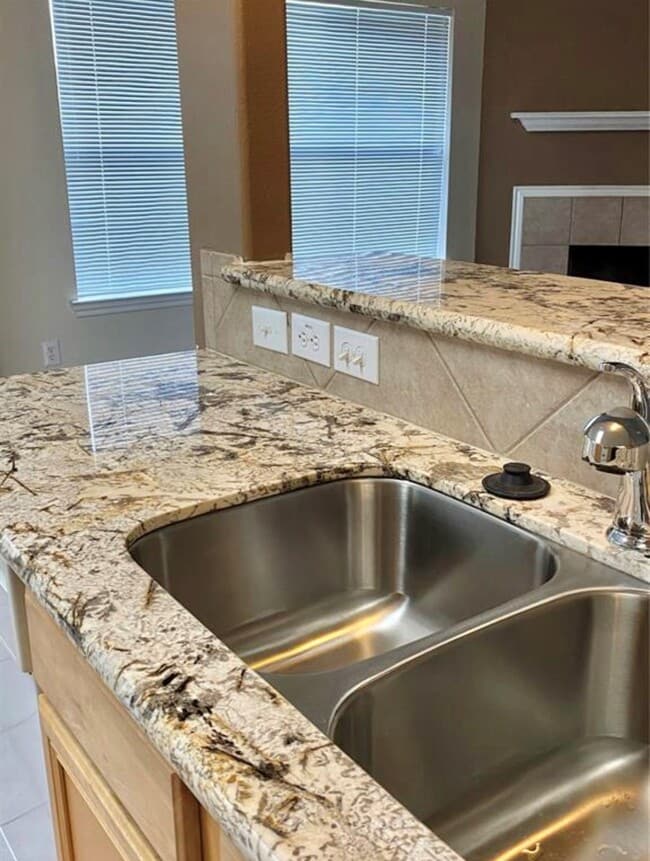 Building Photo - 2529 Artesia Dr