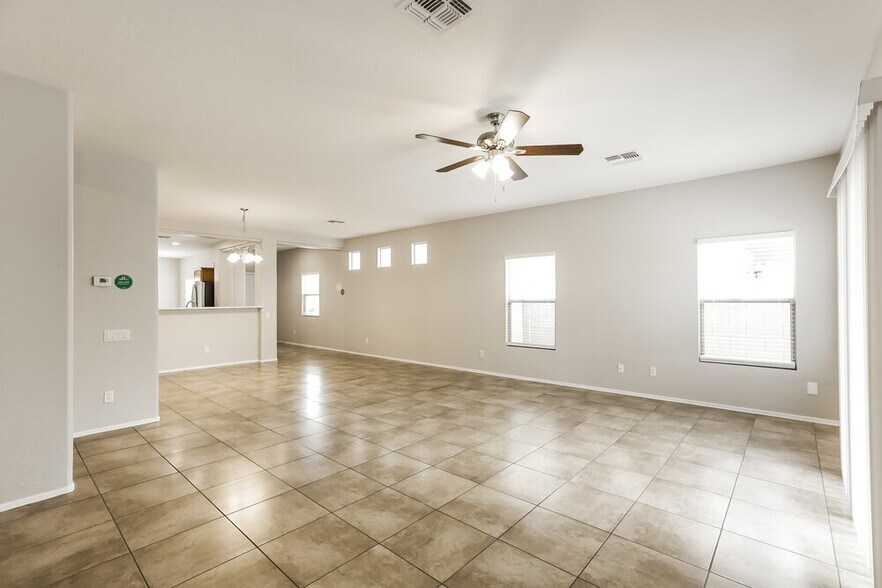 Building Photo - 5418 W Pollack St