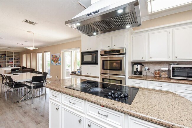Building Photo - 7719 Apache Plume Dr