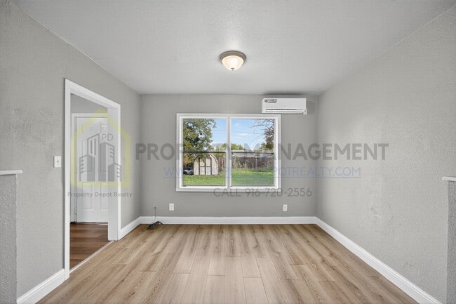 Building Photo - Charming 3-Bedroom Home for Rent – With Large Yard!!