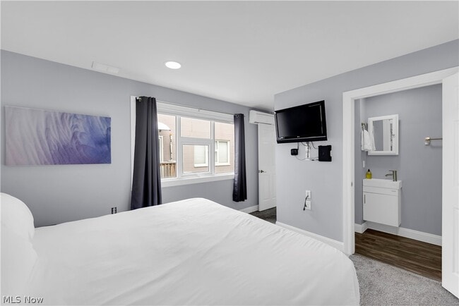 Building Photo - 797 E Market St