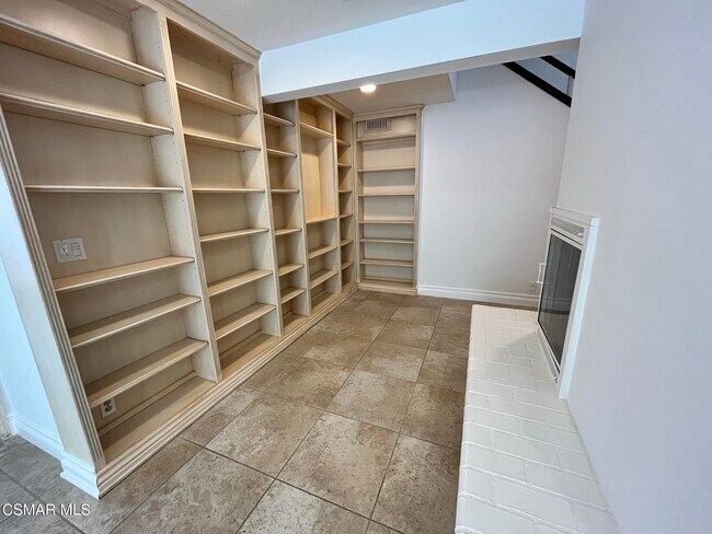 Building Photo - 29160 Oakpath Dr