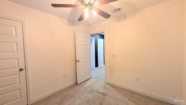 Building Photo - 151 Calvert Oaks Dr