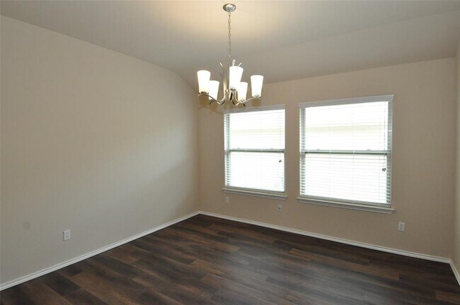 Building Photo - 404 Fistral Dr