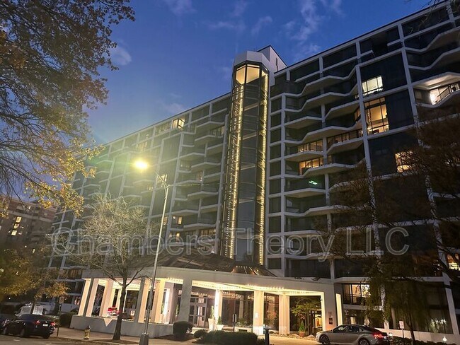 Building Photo - 1530 Key Blvd