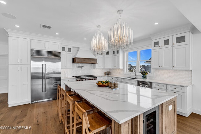 Building Photo - 3574 Ocean Terrace