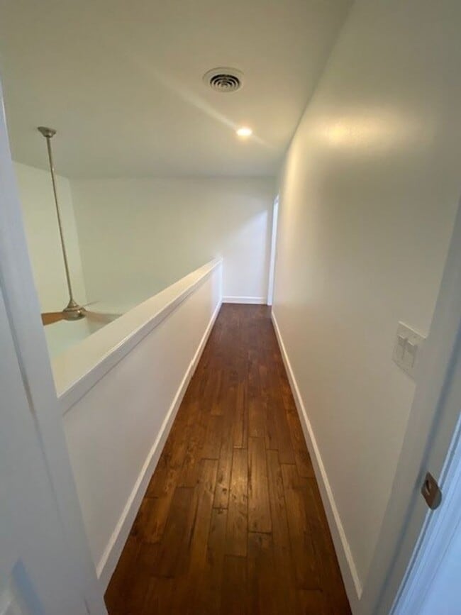 Building Photo - Welcome to this stunning fully furnished 4...