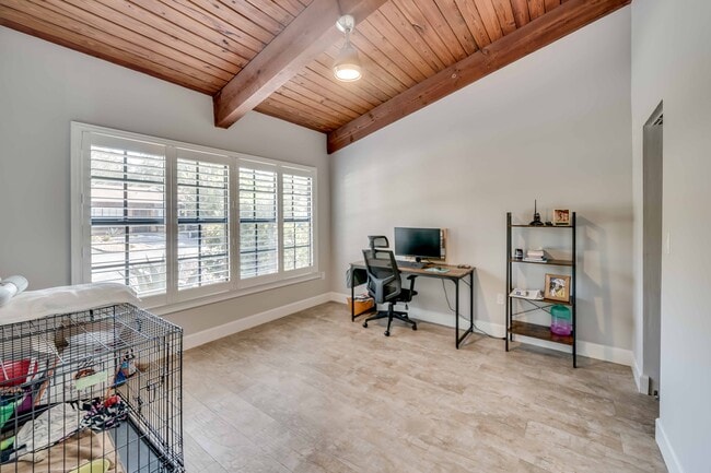 Building Photo - 2250 Buttonwood Ave