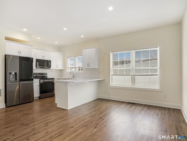 Building Photo - 6 Beacon Square