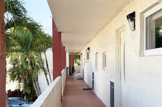 Building Photo - 8970 S Hollybrook Blvd