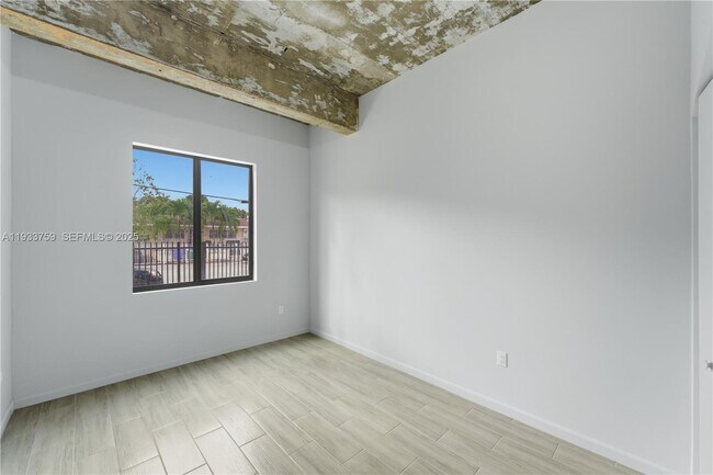 Building Photo - 1393 NW 31st St