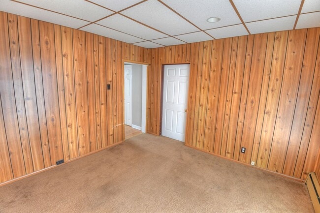 Building Photo - 5 Bed /2 Bath Single Family Home for Rent ...
