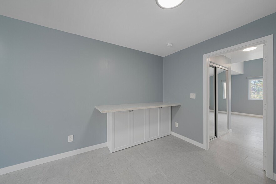 Building Photo - 808 St Louis Ave