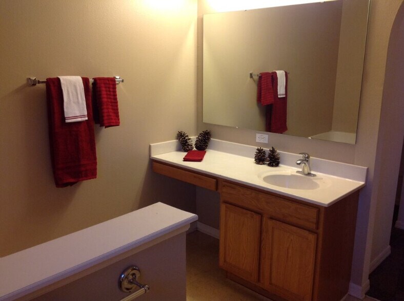 Building Photo - 1628 Myrtle Lake Ave