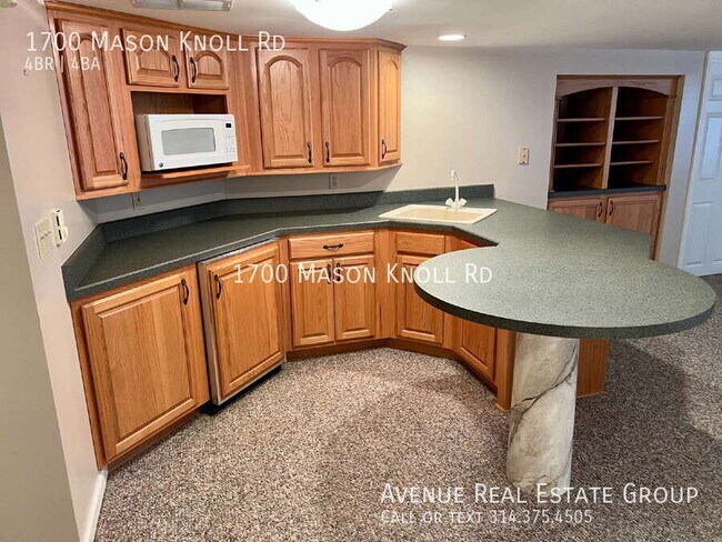 Building Photo - 1700 Mason Knoll Rd